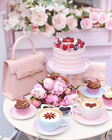 Peggy Porschen on Instagram: “The wait is finally over! We are so excited to be reopening our Parlours for table service this Saturday, 4th July from 10am. Join us for…” Peggy Porschen Cakes, Peggy Porschen, Pink Cafe, Desain Pantry, Good Morning Coffee, Princess Birthday, High Tea, Tea Room, Tea Lover