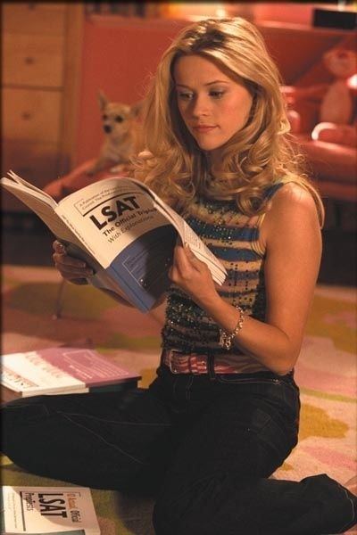 25 Things Legally Blonde Taught Me About College | This is fabulous and accurate. 1990 Style, Elle Woods, Legally Blonde, College Hacks, Reese Witherspoon, Law School, Clueless, College Life, The Professional