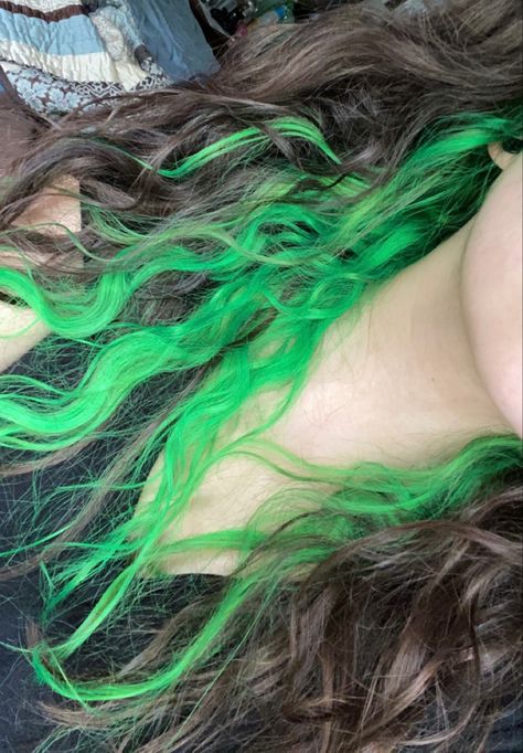 Dark Brown Hair With Green Underneath, Brown And Green Hair Underneath, Half Green Half Brown Hair, Brown Hair Green Underneath, Neon Green Highlights In Brown Hair, Brown Hair With Green Streaks, Wavy Hair Dye Ideas, Dyed Hair Green And Black, Brown Hair With Green Highlights