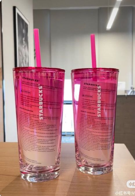 Cool Starbucks Cups, Starbucks Mug Aesthetic, Vaso Starbucks, Pink Starbucks Cup, Copo Starbucks, Starbucks Cup Gift, Clear Tumbler, Starbucks Cup Design, Starbucks Cup Art