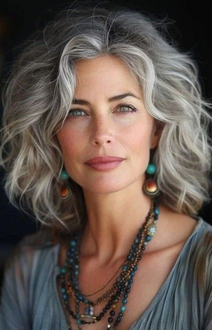 Grey Bob Hairstyles, Hair Color Guide, Κούρεμα Bob, Womens Haircuts Medium, Fishtail Braid, Short Layers, Short Layered, Layered Haircut, Hair Routine