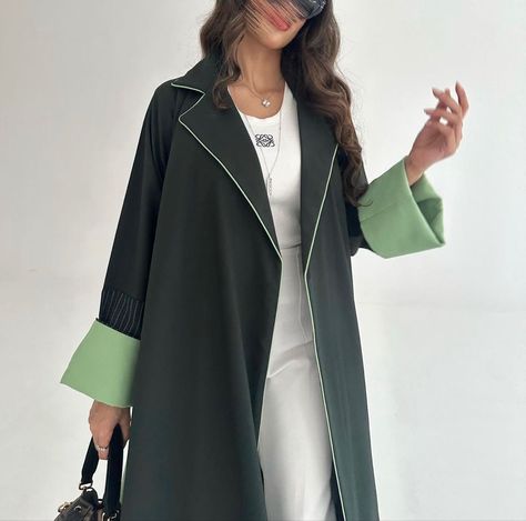 Couture Business Fashion, Abaya Blazer, Blazer Abaya, Abaya Ideas, Muslim Outfit, Abaya Designs Latest, Abaya Outfit, Flowy Cardigans, Abaya Design