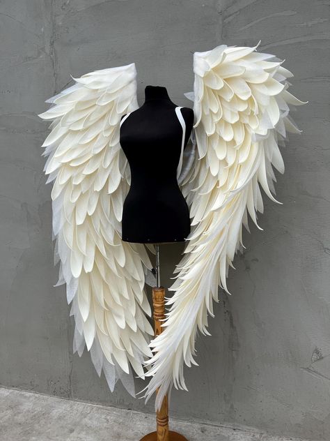 large angel wings for shows, photo shoots, dances... height 160cm (63 inch) The wings are made of artificial material, not feathers! light, dirt can be removed with a damp cloth. When you receive the parcel, there may be creases, this is not a big deal, spread out the wings and they will straighten out within a few hours. How To Make Wings Costume, Angelic Jewelry, Angelic Clothing, How To Make Wings, Autumn Costume, Angel Cosplay, Angel Clothes, Large Angel Wings, Wing Angel