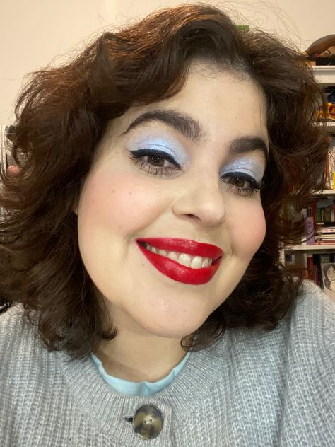 Blue Eye Red Lip, Blue Eyeshadow Red Lips, Blue And Red Makeup, Eyeshadow Red Lips, Red Lipstick Makeup, Red Lip Makeup, Red Makeup, Doll Makeup, The Strokes