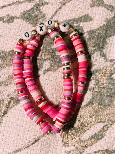 Trendy Heishi Beads Jewelry For Friendship, Clay Bead Bracelet Ideas Valentines, Xoxo Clay Bead Bracelet, Pink Beaded Bracelet With Heart And Heishi Beads, Multicolor Heishi Beads Bracelet With Heart Beads, Cute Pink Heishi Beads Jewelry, Xoxo Bracelet, Polymer Clay Bracelet Ideas, Holiday Bracelets