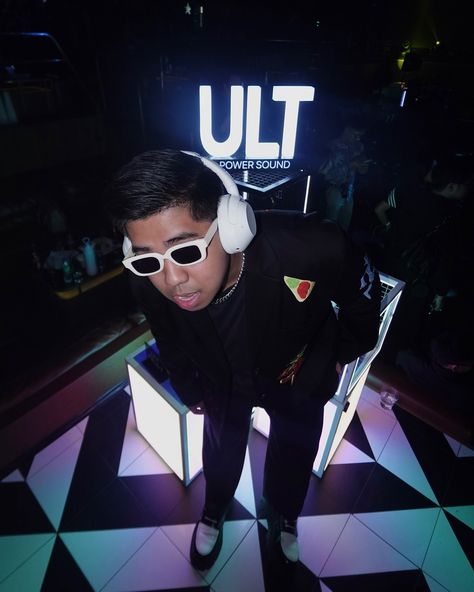 Level up your listening experience with the new Sony ULT WEAR Headphones. This will definitely bring the party vibes no matter where I go. 🖤🪩🪅 @sonyphinc #SonyPH #ULTPowerSound #ULTSeries #SonyPhULTKickoffParty Level Up, Bring It On, How To Wear