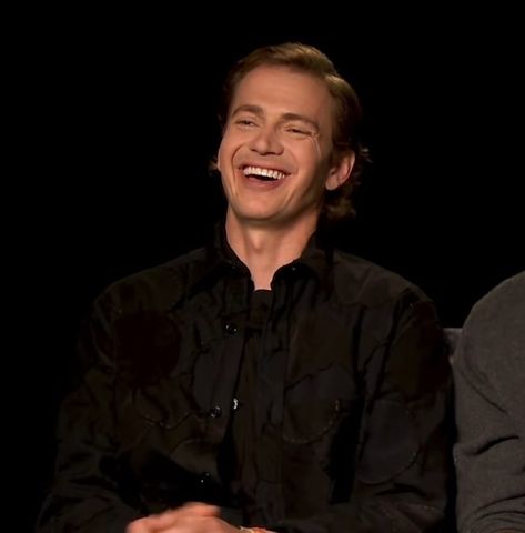 Hayden Christensen Smiling, Star Wars Cast, Star Wars Anakin, Hayden Christensen, Zoo Wee Mama, Star Wars Pictures, Angel Face, Star Wars Clone Wars, Fictional Crushes