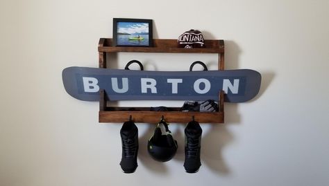 Snowboard Hanging On Wall, Snowboard Holder, Diy Snowboard Wall Mount, Snowboard Shelf, Snowboard Display Wall, Snowboard Wall Mount, Snowboard Room, Snowboard Rack, Snowboard Rack Diy