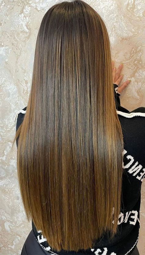 beautiful golden brown hair, layered hair cut with curtain bangs, hair color trends 2022, brunette hair color ideas, golden brown highlights Hair Color Ideas Golden, Haircut Ideas Brown Hair, Soft Brown Hair, Golden Hair Color, Hair Colors To Try, Golden Brown Hair Color, Brown Hair Color Ideas, Hair Layered, Golden Brown Hair