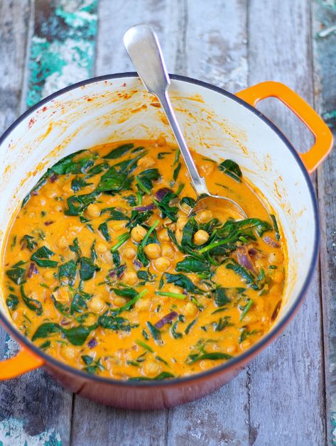 10 Min Chickpea & Spinach Curry - Chickpea Spinach Curry, Chickpea Spinach, Chickpea And Spinach Curry, Spinach Curry, Spinach Soup, Chickpea Recipes, God Mat, Vegan Keto, Shepherds Pie