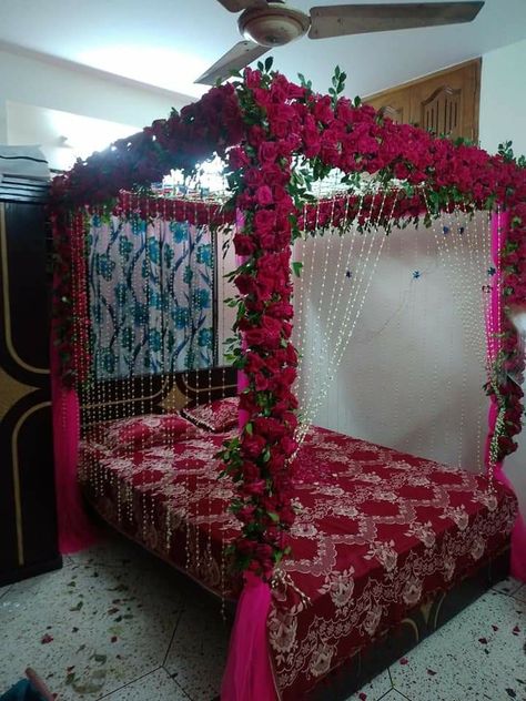 Bedroom Decor For Married Couples, First Night Room Decoration Romantic, First Night Bed Decoration, Bilik Pengantin, First Night Room Decoration, First Night Room, Night Room Decoration, Bridal Room Decor, Wedding Night Room Decorations