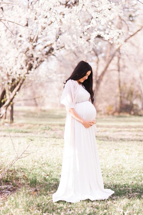 Rebekah Westover Photography: rachel parcell. maternity photos. https://www.amazon.co.uk/Baby-Car-Mirror-Shatterproof-Installation/dp/B06XHG6SSY Maternity Photography Props, Maternity Photoshoot Poses, Bump Photos, Rachel Parcell, Maternity Inspiration, Cute Maternity Outfits, Stylish Maternity Outfits, Maternity Photography Poses, Baby Inspiration