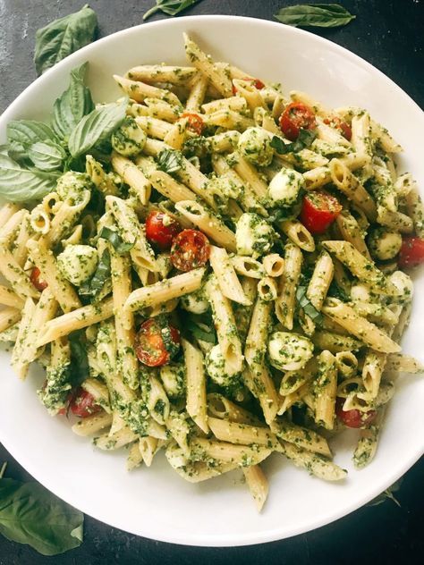 Pasta With Chicken Sausage, Pesto Pasta With Chicken, Spinach Pesto Pasta, Basil Pesto Pasta, Pesto Pasta Recipe, Penne Pasta Recipes, Pasta With Chicken, Spinach Pesto, Pasta Penne