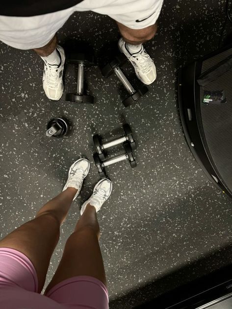 Gym Aesthetic With Boyfriend, Gym Relationship Goals Fit Couples, Comfy Relationship Aesthetic, Couple Goal Manifest, Couple For Vision Board, 2025 Couples Vision Board, Exercise Couple Aesthetic, Sport Romance Aesthetic, Vision Board Pics For Men