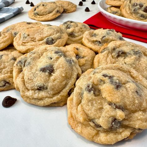 This chocolate chip cookie recipe is better than Toll House. How to make your best batch yet — azcentral Tole House Chocolate Chip Cookie Recipe, Original Toll House Cookie Recipe, Toll House Cookie Recipe, Chocolate Chip Pan Cookies, Toll House Chocolate Chip Cookies, Tollhouse Cookie Recipe, Nestle Toll House Cookies, Best Chocolate Chip Cookie Recipe, Tollhouse Chocolate Chip Cookies