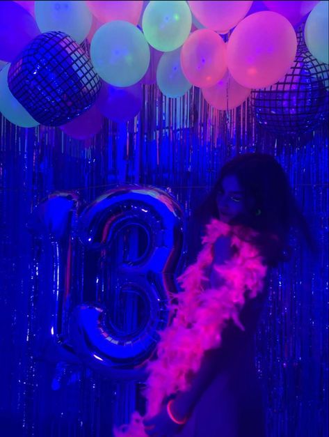 Glow Movie Party, Pink Glow In The Dark Party, 13 Neon Party, Neon Disco Theme Party, Neon Birthday Party Aesthetic, Neon Disco Birthday Party, Neon Preppy Party, Glow Disco Party, Glow And The Dark Party