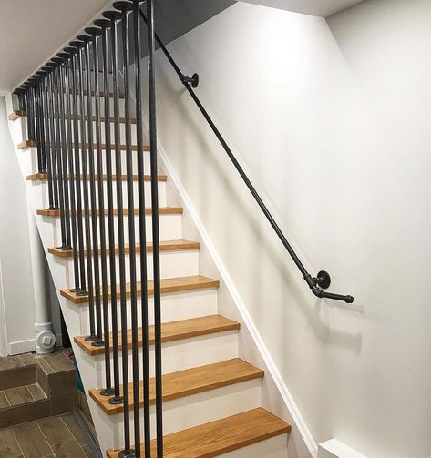 Basement Stair Railing Ideas, Pipe Railing, Hallway Makeover, Custom Railing, Staircase Railing Design, Basement Reno, Railing Ideas, Wood Railing, Old School House