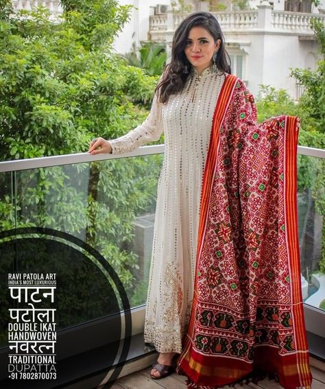 Patola Dress Designs Kurti, Patola Suit Designs, Dress With Patola Dupatta, Patola Dupatta With Lehenga, Patola Kurti Designs Latest, Crop Top Outfits Indian, Ikat Dresses, Chania Choli, White Dupatta