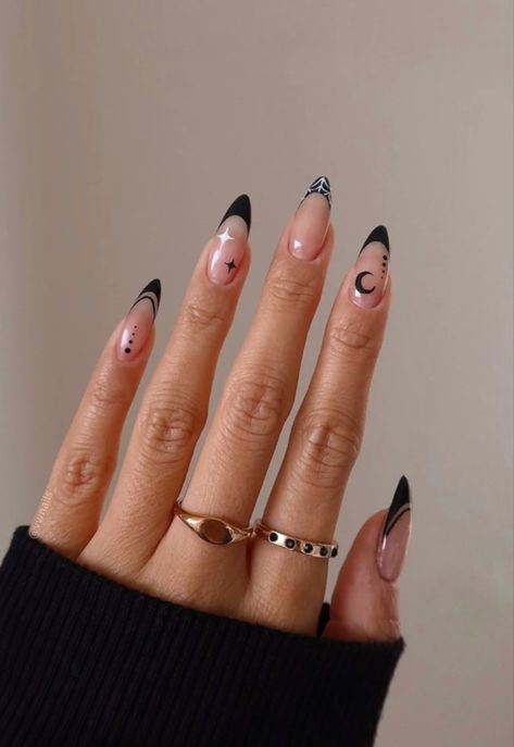 Easy Nail Art Almond Shape, Punisher Nails Phoebe, Small Black Nail Design, Black Tip Design Nails, Dainty Halloween Nails, Black Tip Halloween Nails, Chic Halloween Nails, Halloween Witch Nails, Trendy Halloween Nails