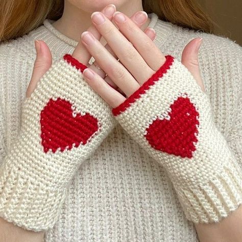 Wristlet Patterns, Crochet Wrist Warmers, Crochet Bracelet Pattern, Crochet Gloves Pattern, Crochet Brooch, Gloves Pattern, Crochet Clothing And Accessories, Crochet Fingerless Gloves, Fingerless Gloves Knitted