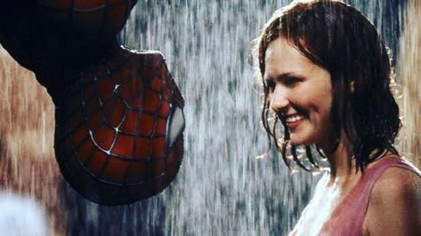 Upside Down Kiss, Spiderman Upside Down, Toby Mcguire, Inappropriate Things, Mary Jane Spiderman, Fantastic Four Movie, Superhero Movie, Jane Watson, Mary Jane Watson