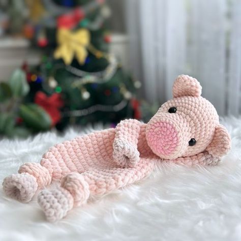 Pig Knotted Lovey, Crochet Pattern Piglet Snuggler, Crochet Animal Amigurumi Comforter Cuddle Toy, baby snuggle animal Crochet toys patterns free amigurumi #crochettoyspatternsfreeamigurumi #crochet #crochettoy #crochetpattern #crochetpatterns 1.895 Free Crochet Cuddler Pattern, Pig Lovey Crochet Pattern, Animal Snuggler Crochet Pattern, Crochet Baby Lovey Free Pattern, Sew Plushies, Crochet Snuggler Pattern, Crochet Snugglers, Crocheted Stuffies, Baby Lovey Crochet