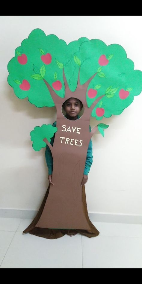 Diy Tree Costume Women, The Giving Tree Costume, Tree Costume For Kids, Tree Costume Diy, Tree Fancy Dress, Fruit Fancy Dress, Fancy Dress Costumes Kids, Cardboard Tree, Tree Props