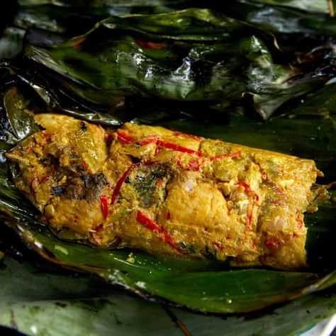 Back home to Bali: banana leaf snapper with sambal and coconut salad – recipe | Indonesian food and drink | The Guardian Banana Leaf Recipe, Balinese Food Recipe, Banana Leaf Food, Balinese Recipe, Indonesian Food Recipes, Coconut Salad, Balinese Food, Vietnamese Dishes, Back House