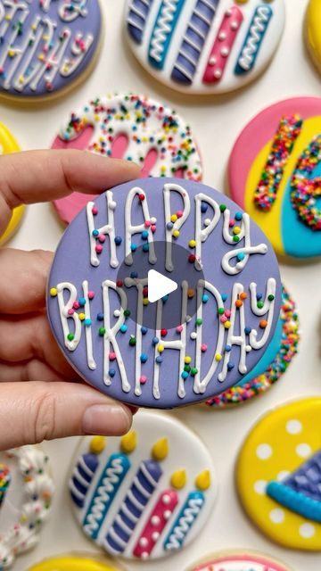 Diy Birthday Cookies, Funny Birthday Cookies Decorated, Cookie Decorating Circle Cookies, How To Decorate A Cookie Cake, Happy Birthday Cookies Decorated Women, Decorated Circle Cookies, Boy Birthday Cookies Decorated, Simple Birthday Cookies Decorated, Royal Icing Cookies Birthday