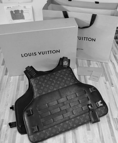 LV bulletproof west Outfits Men Streetwear, Shoes Outfit Fashion, Dope Outfits For Guys, Street Fashion Men Streetwear, Fashion Suits For Men, Cool Outfits For Men, Louis Vuitton Men, Dope Outfits, Cool Items