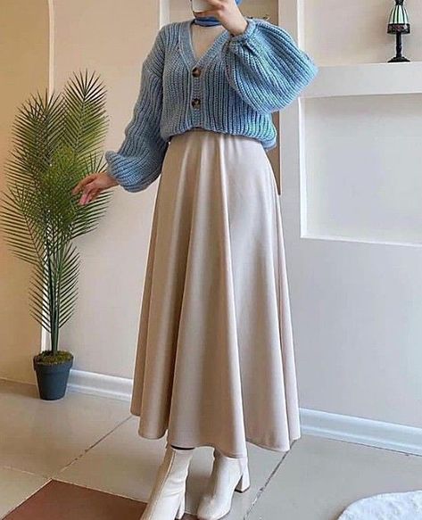 #fashion, #style, #outfitinspiration, #beauty Muslimah Fashion Casual, Outfits Muslim, Stylish Outfits Casual, Estilo Hijab, Simple Style Outfits, Best Winter Outfits, Blouse Casual Fashion, Modesty Outfits, Muslim Outfits Casual