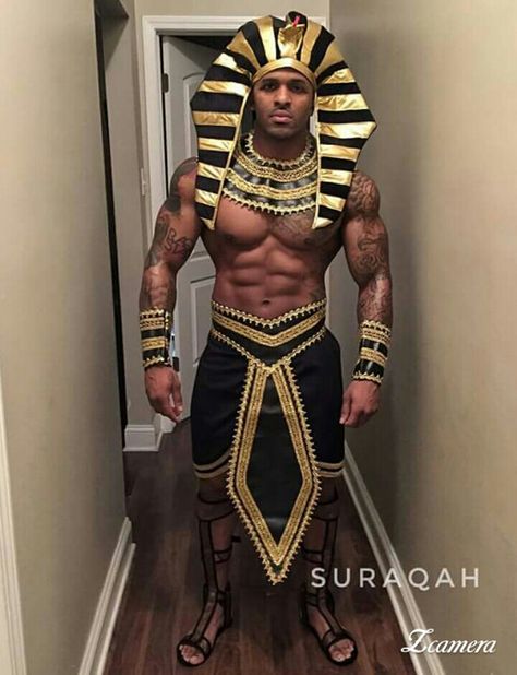 Gay Halloween Costumes, Pharaoh Costume, Black Halloween Costumes, Egyptian Pharaoh, Black Halloween Dress, Trendy Halloween Costumes, Black Costume, Halloween Men, Manama