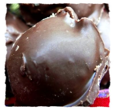 Easy Maple Chocolate Cream Candies – Happy Hodgepodge Home Maple Cream Chocolates, Chocolate Covered Maple Cream Candy, Maple Cream Candy, Maple Cream Easter Eggs, Maple Chocolate, Maple Nut Easter Eggs Recipe, Maple Candy Recipe, Easter Candy Recipes, Maple Candy