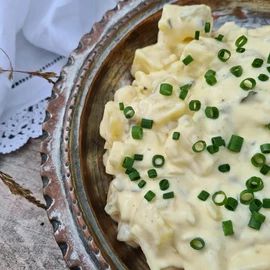 Norwegian Potato Salad, Potato Salad Simple, Norwegian Summer, Salad Simple, Nordic Recipe, Potato Salads, Mary Rose, Norwegian Food, Summer Table