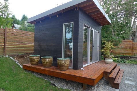 another shed idea with sliders and slanted roof Office Shed Ideas, Lake Shed, Guest House Shed, Backyard Shed Ideas, Outdoor Bar And Grill, Shed Guest House, Slanted Roof, Lady Cave, Yard Sheds