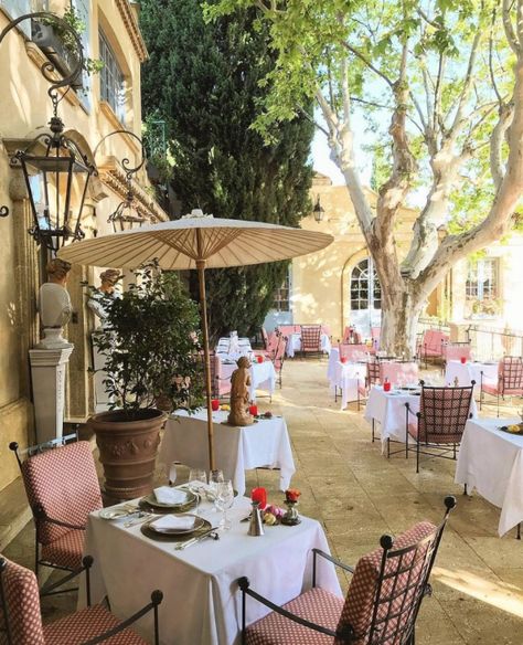 Outdoor Restaurant Patio, Aix En Provence France, Garden Sink, French Exterior, French Restaurants, Outdoor Restaurant, Nice France, Provence France, Holiday Planning