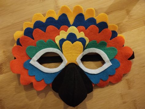 Parrot Costume, Kids Projects, Diy Mask, Sewing Lessons, Projects For Kids, Birthday Ideas, Parrot, Mask, Sewing