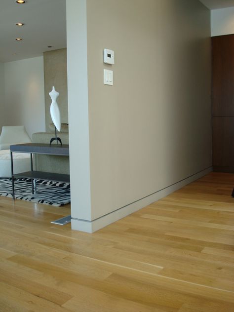 One of the easiest and best solutions to creating reveals or shadow lines in recessed base is by using Tektrim products. They have a variety of products designed to help create a straight reveal all through out your home or business. Click the link to find more. Recessed Trim, Skirting Design Interior, Recessed Baseboard, Reveal Baseboard, Shadow Line Skirting, Shadow Line Ceiling, Recessed Baseboard Detail, Minimal Skirting Board, Skirting Details Interior