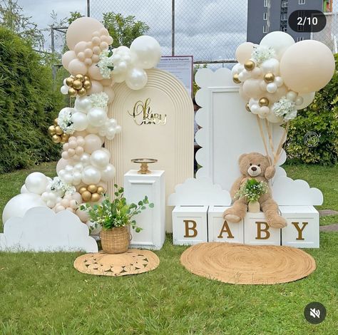 Teddy Bear Baby Shower Table Decor, Baby Shower Ideas Elephant Theme, Teddy Bear Baby Shower Theme, Baby Shower Oso, Baby Books Diy, Bear Baby Shower Theme, Gender Reveal Party Theme, Baby Shower Theme Decorations, Baby Shower Deco