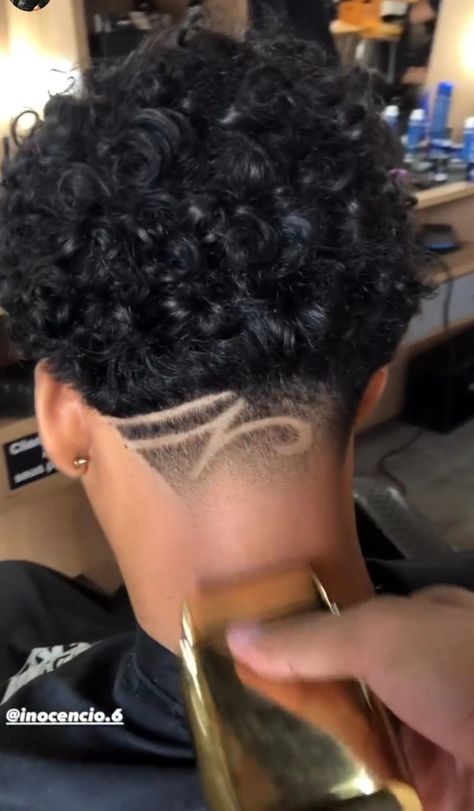 Simple Taper Design Haircut, Small Taper Design, Taper Design Ideas Haircut, High Taper Design, Trait Taper, Taper Fade Design In The Back, Tapper Fade Freestyle, Motif Taper, Taper Fade Designs Men