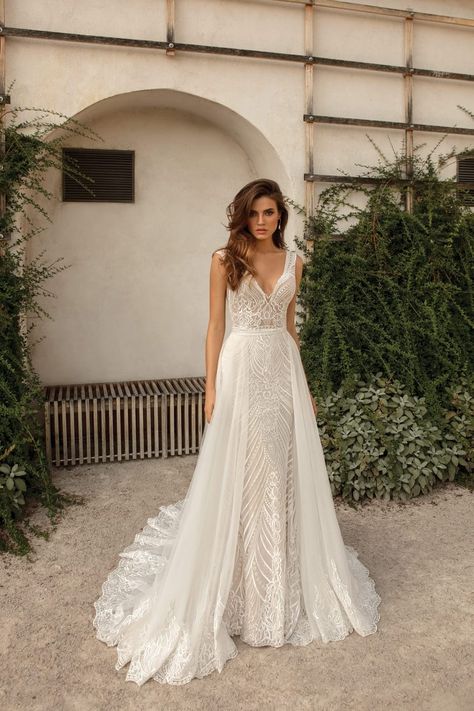 Elegant V-Neck Sleeveless 2 in 1 Mermaid Wedding Dress 2021 Hot Sale Detachable Train Button Back Bridal Gown Robe De Mariage#wedding dresses #bride Bridal Overlay, Removable Skirt Wedding Dress, Wedding Dress Detachable Skirt, Church Wedding Dress, Detachable Train Wedding Dress, Detachable Wedding Dress, Glam Wedding Dress, Detachable Train, Wedding Skirt