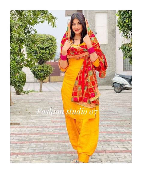 Punjabi Wedding Suits, Silk Patiala Suit, Patiala Suit Salwar, Phulkari Punjabi Suits, Yellow Punjabi Suit, Punjabi Wedding Suit, Haldi Ceremony Outfit, Suit Salwar, Sari Design