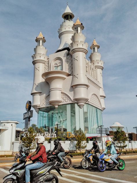 Terletak di Tangerang Selatan, Banten, Indonesia Shoot on Xiaomi redmi 3 pro Edit with snapseed Tangerang, Leaning Tower, Leaning Tower Of Pisa, Pisa, Castle, Tower, Indonesia, Building, Travel