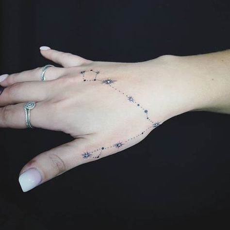 Constellation Bracelet Tattoo, Pisces Constellation Tattoo Hand, Pieces Constellation Tattoo Pisces, Pieces Zodiac Tattoo Constellation, Pieces Zodiac Tattoo Women, Hand Constellation Tattoo, Pisces Hand Tattoo, Pieces Constellation Tattoo, Pices Tattoo Pisces Zodiac