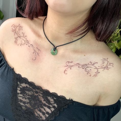 ‎‧₊˚✧ collarbone pieces for katelie ✧˚₊‧ thank u for the trust on this custom .< . i’m booking for october and november! take a peek at my “how to book” and “availability” highlights for more info <3 . . . . . #tattoo #tattooart #tattooideas #tattooinspo #collarbonetattoo #symmetricaltattoo #cybersigilism #abstracttattoo #filagree #finelinetattoo #linework #stippletattoo #cutetattoo #daintytattoo #losangeles #losangelestattoo #latattoo #femaletattooartist #queertattooartist #tttism #blxckink Book Font Tattoo, Collarbone Tattoo Aesthetic, Floral Cybersigilism Tattoo, Front Chest Tattoo Female, Flower Collar Bone Tattoo, Inner Elbow Tattoos For Women, Gen Z Tattoo, Shoulder Tattoos Women, Symetric Tattoo