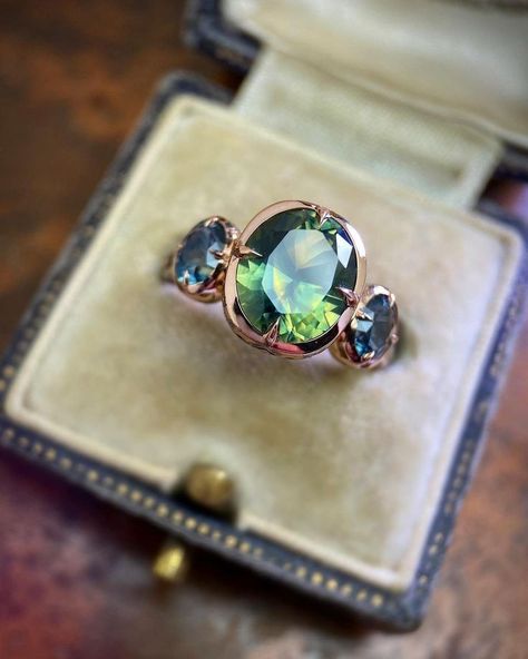 Unique Engagement Rings Sapphire, White Gold Sapphire Ring, Inexpensive Jewelry, Sapphire Engagement Rings, Green Sapphire Ring, Perfect Proposal, Sapphire Wedding Band, Beautiful Wedding Rings, Gorgeous Engagement Ring