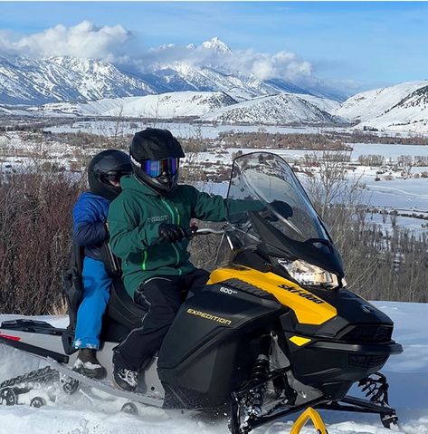 Experience the thrill of snowmobile tours in Jackson Hole with @wyocatskiing ❄️ Embark on an unforgettable adventure through the vast private ranch in Jackson Hole. Ascend the mountain and marvel at the unimpeded vistas of downtown Jackson Hole and the majestic Teton Range. #snowmobilelife #jacksonhole #jacksonholesnowmobiletrips #jacksonholesfavoritecityguide #thescoutguidejacksonholedriggs #thescoutguidetetons Cat Skiing, Wyoming Skiing, Jackson Hole Skiing, Snow Mobile, Powder Skiing, Scout Guide, Jackson Hole Wyoming, The Scout, Picnic Spot