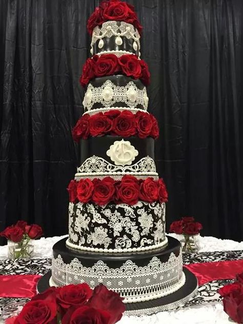 Red, white and black wedding cake White Wedding Dress With Black And Red, Red Black And White Quinceanera, Red White And Black Wedding Theme, Quinceanera Red And Black, Black And Red Cake Wedding, Red And Black Quince Cake, Black And Red Wedding Cake, Quince Venue Ideas Red And Black, Red And Black Wedding Cake