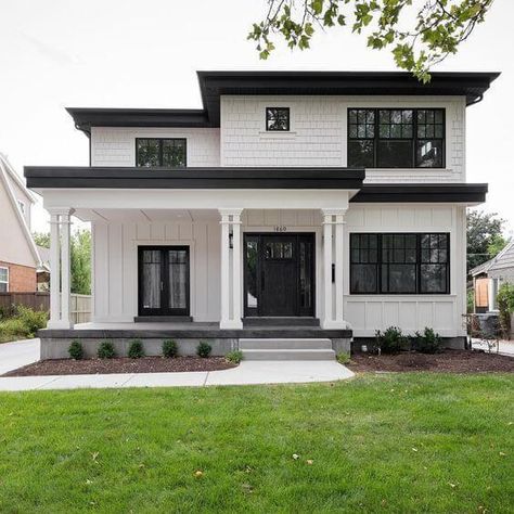 casas americanas House With Black Trim, Old Estate, Farmhouse Exterior Design, Wildlife Garden, Window Trim Exterior, Real Estate Blog, Exterior Design Ideas, Casas Coloniales, Modern Farmhouse Exterior