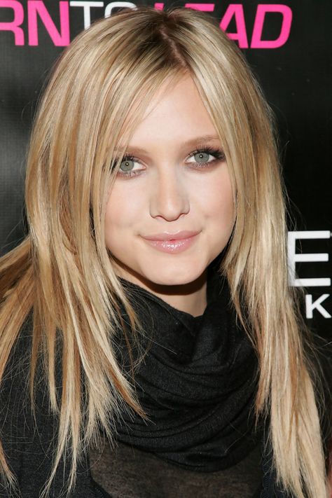 Ashley Simpson, Medium Long Haircuts, Straight Hair Cuts, Ashlee Simpson, Flat Hair, Brown Fall, Haircuts Straight Hair, Kirsten Dunst, Long Blonde